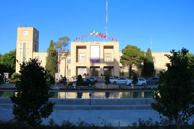 آب نما؛ نسخه تکراری پیچیده شده برای میدان امام حسین (ع) اصفهان