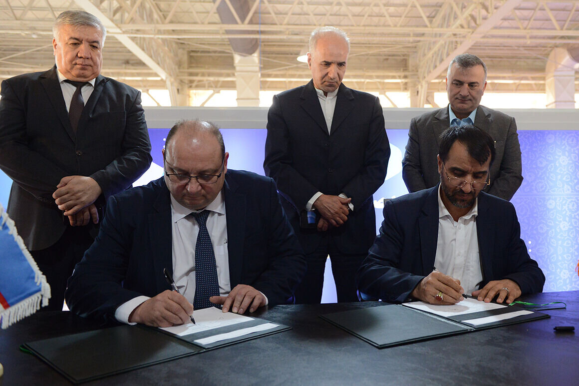 Iran, Uzbekistan sign petchem co-op MOU