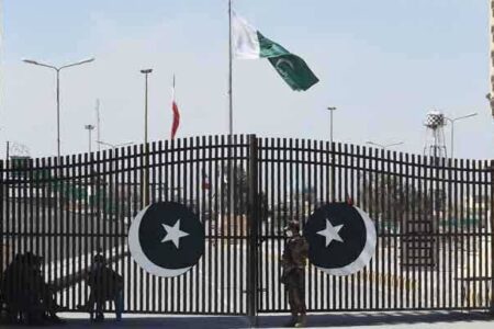 Pakistan improves facilities at border points with Iran: envoy